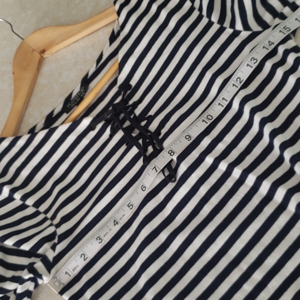 Topshop "Lucy"striped crop shirt w tie front - Picture 10 of 12